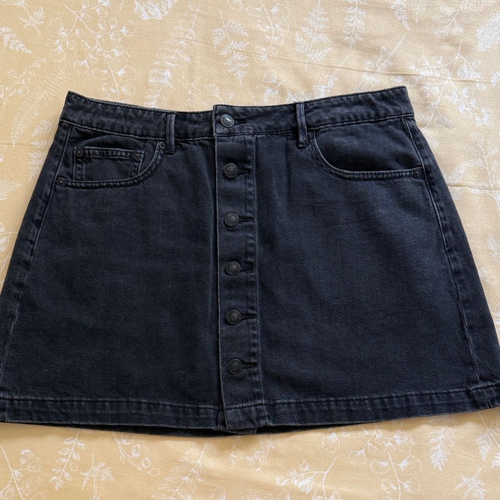 American Eagle Outfitters Black Button-Front Mini Skirt